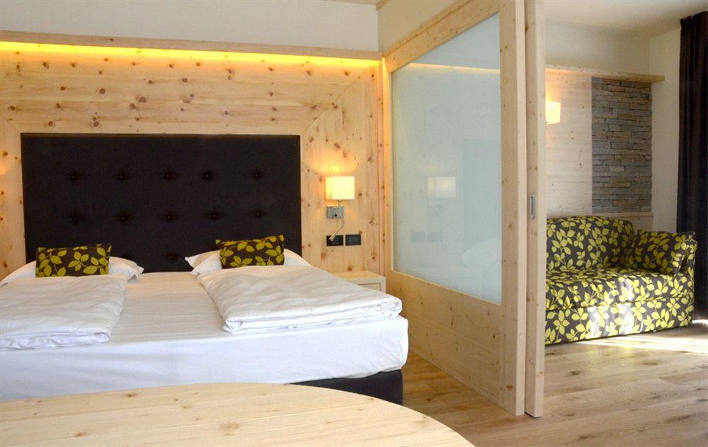 Alpholiday Dolomiti Wellness & Family Hotel ديمارو المظهر الخارجي الصورة
