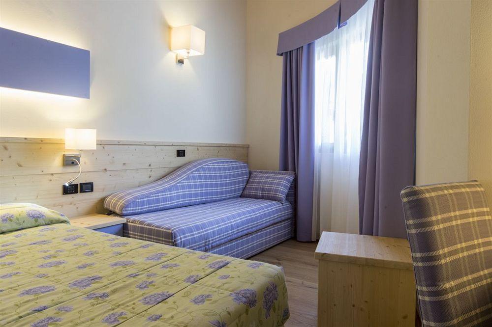 Alpholiday Dolomiti Wellness & Family Hotel ديمارو المظهر الخارجي الصورة