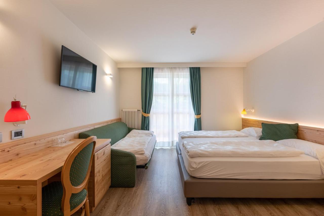 Alpholiday Dolomiti Wellness & Family Hotel ديمارو الغرفة الصورة