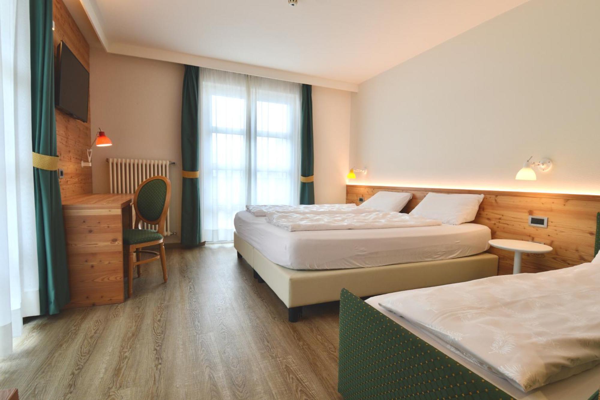 Alpholiday Dolomiti Wellness & Family Hotel ديمارو الغرفة الصورة