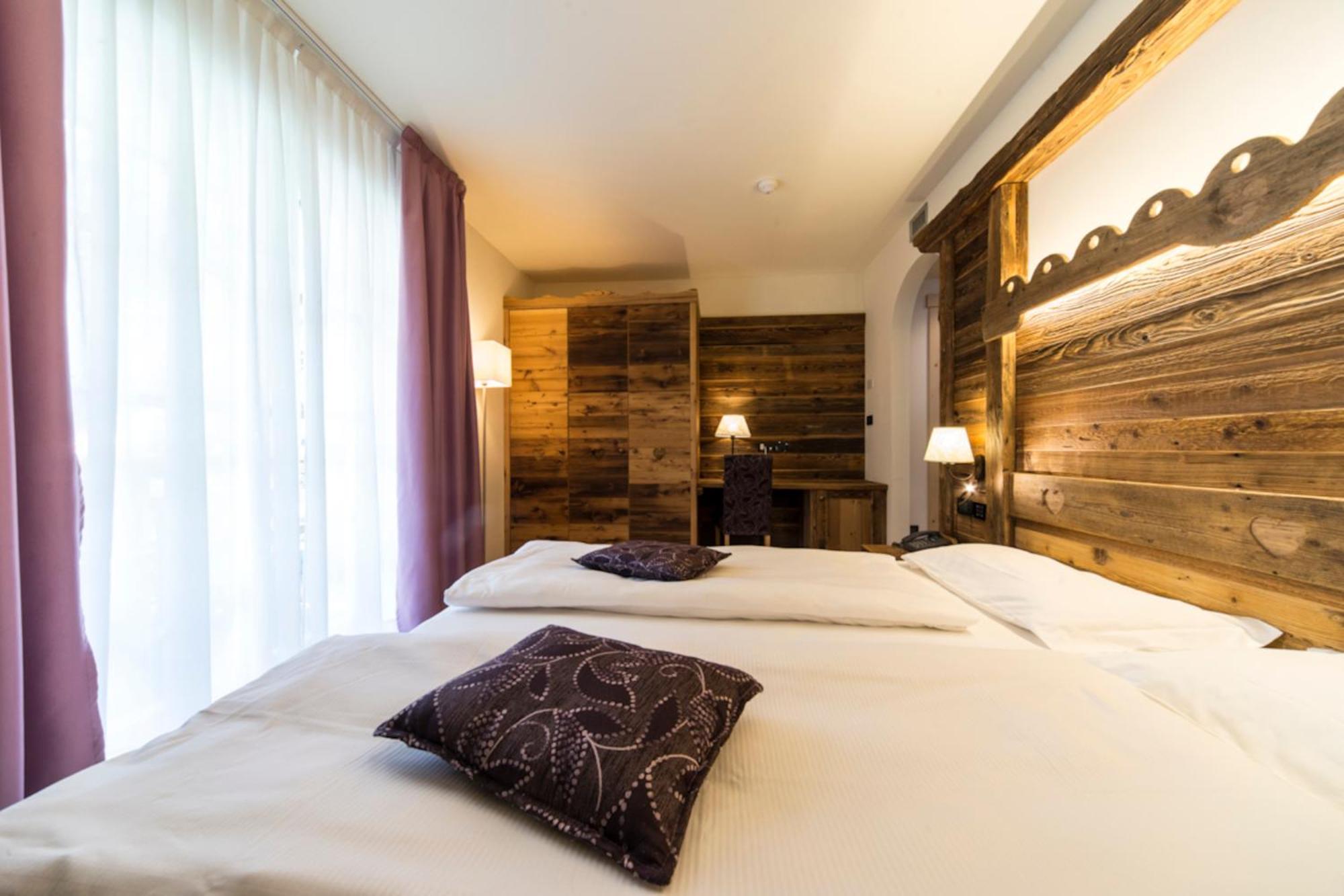 Alpholiday Dolomiti Wellness & Family Hotel ديمارو الغرفة الصورة