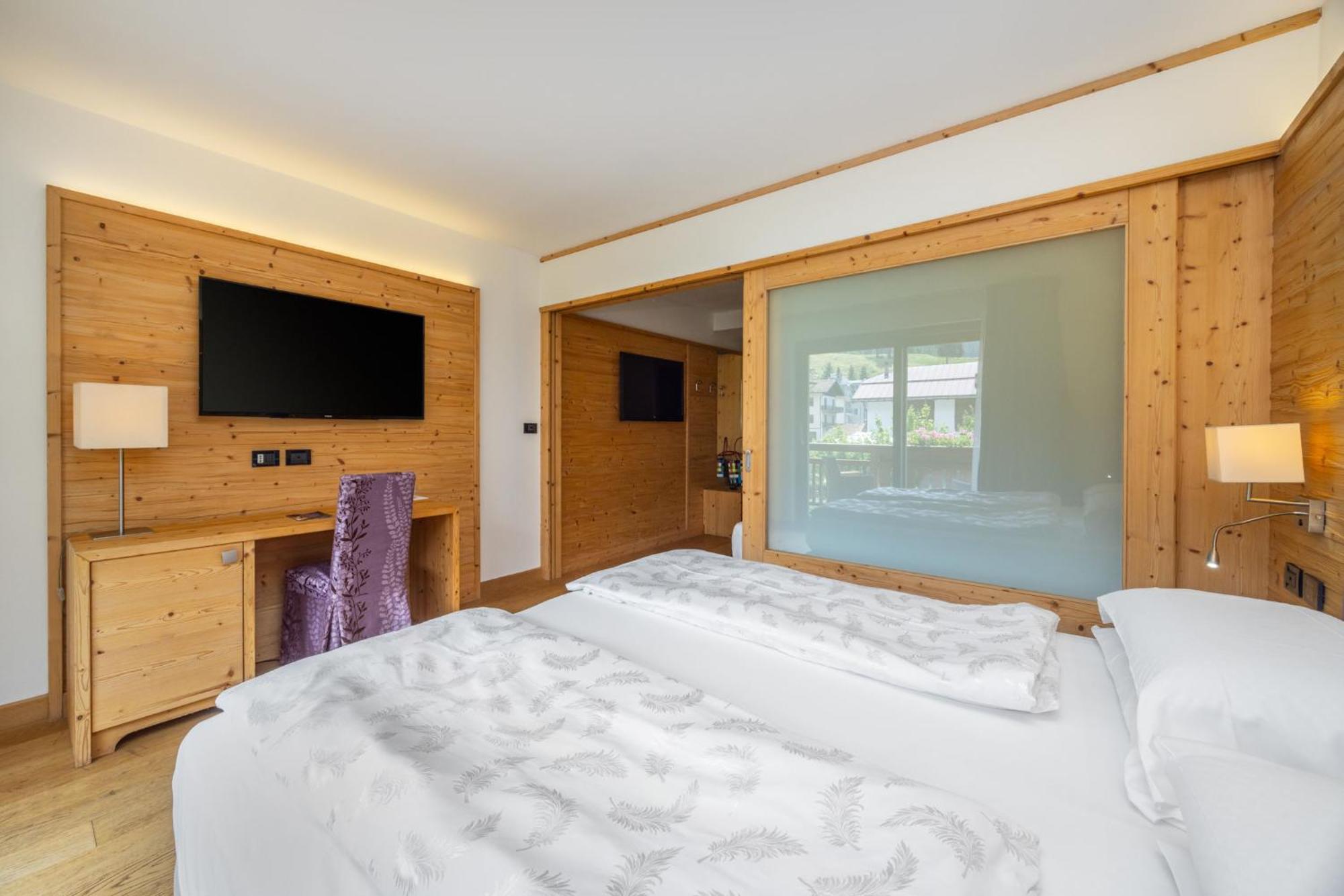 Alpholiday Dolomiti Wellness & Family Hotel ديمارو الغرفة الصورة