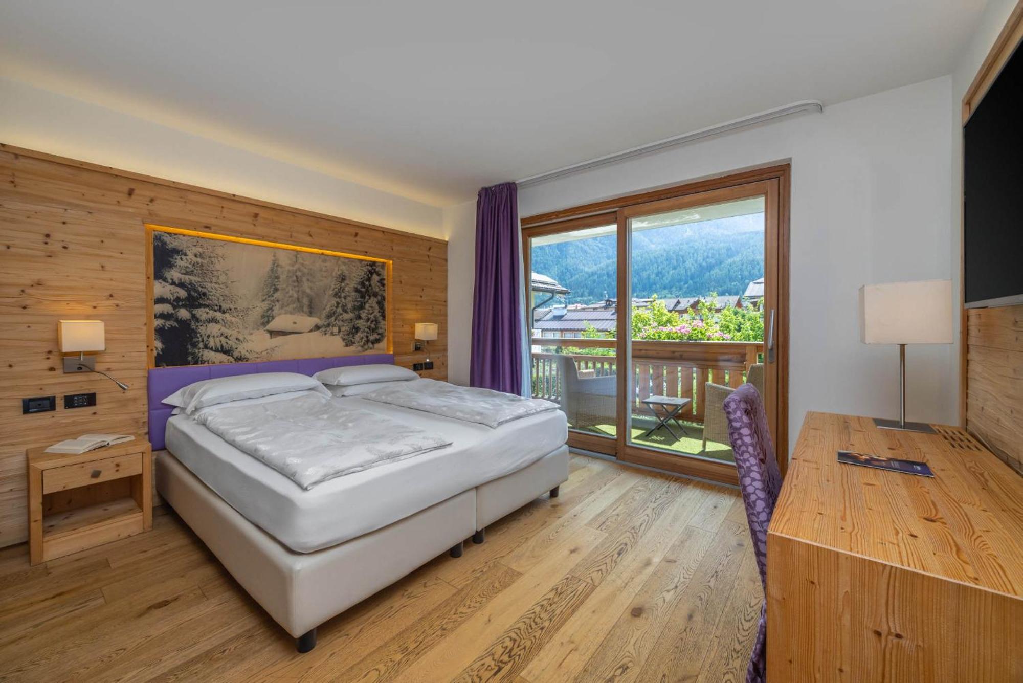 Alpholiday Dolomiti Wellness & Family Hotel ديمارو الغرفة الصورة