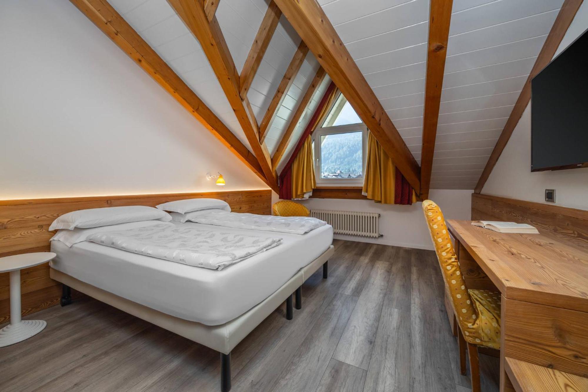 Alpholiday Dolomiti Wellness & Family Hotel ديمارو الغرفة الصورة