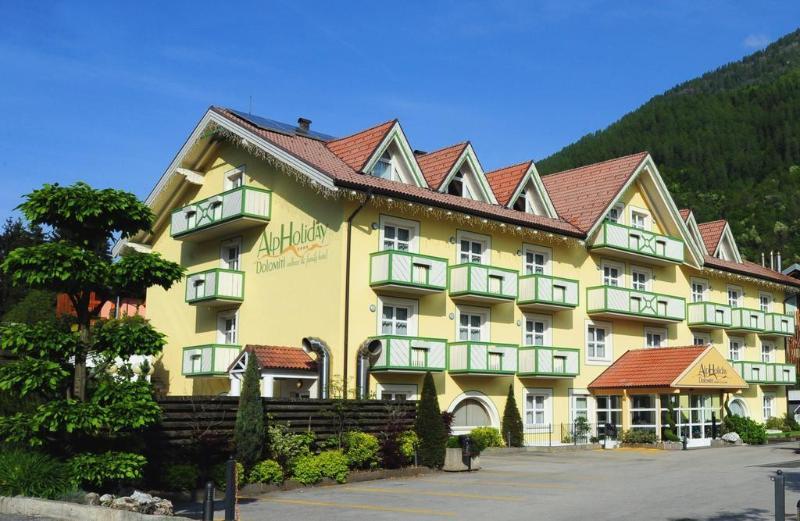 Alpholiday Dolomiti Wellness & Family Hotel ديمارو المظهر الخارجي الصورة