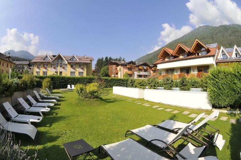 Alpholiday Dolomiti Wellness & Family Hotel ديمارو المظهر الخارجي الصورة